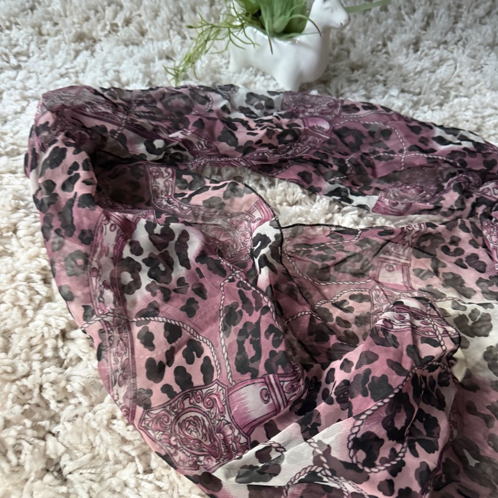 Lightweight Sheer vintage Slavic, European Pink Leopard-Print Fashion Scarf scar - Picture 2 of 3